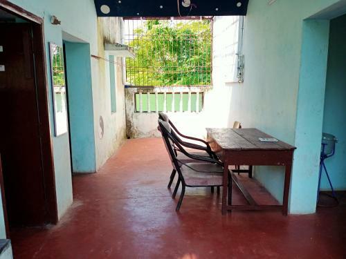 Hostal Room In Guest Room - Room For Un Married Couples