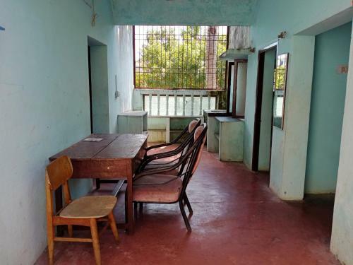 Hostal Room In Guest Room - Room For Un Married Couples