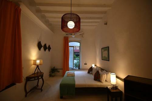 Bed & Breakfast La Cedille - French Heritage House