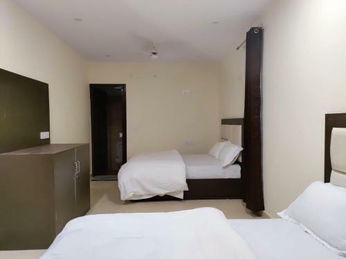 Tatsat Hostel Tapovan