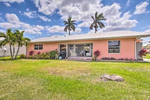 Canalfront Family Home With Boat Dock And Games!