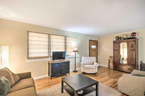Cozy Pensacola Home With Yard 3 Mi To Downtown