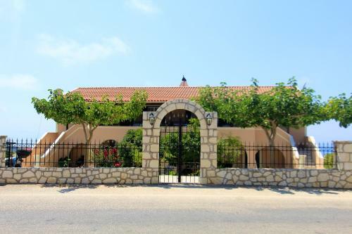 Iliobasilema Studios And Apartment