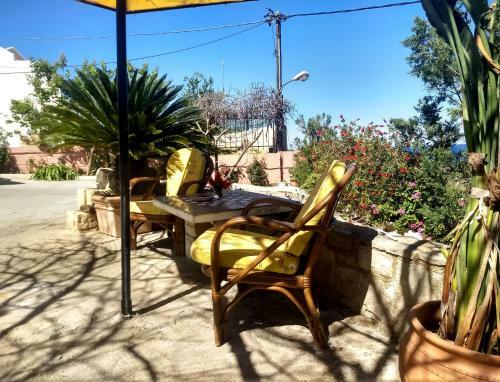 Traditional Apartment With Large Garden Near Beach