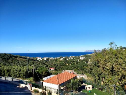 Traditional Apartment With Large Garden Near Beach