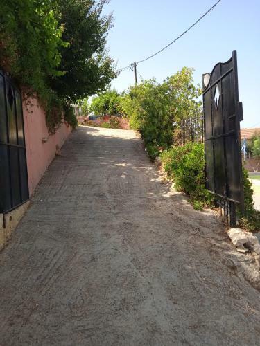 Traditional Apartment With Large Garden Near Beach