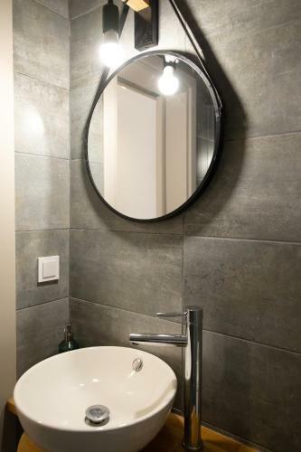 Irida's Sea Front Apartment With Astonishing View