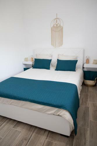 Irida's Sea Front Apartment With Astonishing View