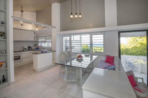 Villa Dream View In Theologos By Ghh