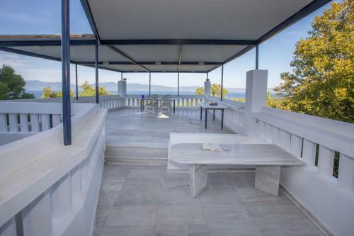 Villa Dream View In Theologos By Ghh