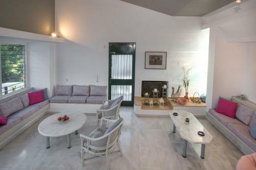 Villa Dream View In Theologos By Ghh