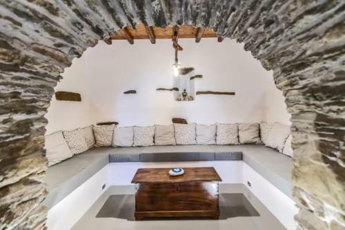 Triantaros Familly House