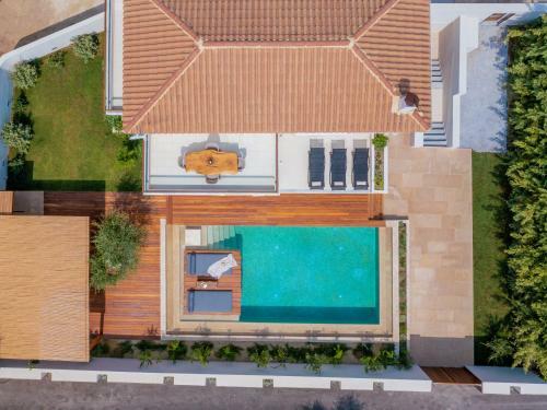 Oresteia Executive Villa, A Flamboyant Retreat