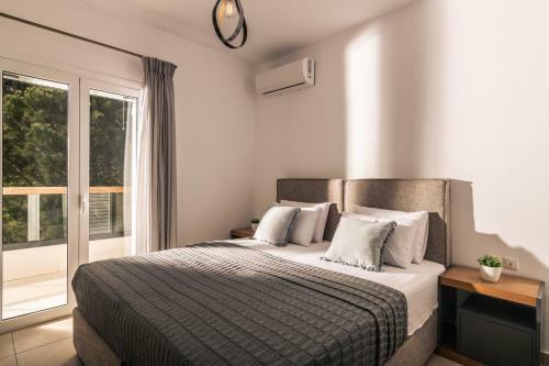 Oresteia Executive Villa, A Flamboyant Retreat