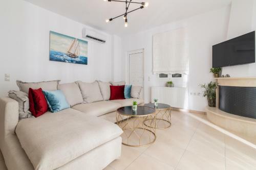 Oresteia Executive Villa, A Flamboyant Retreat