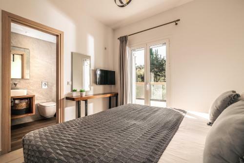 Oresteia Executive Villa, A Flamboyant Retreat