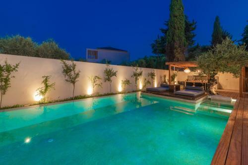 Oresteia Executive Villa, A Flamboyant Retreat