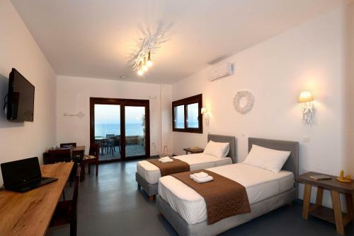 Lalari Beach Suites