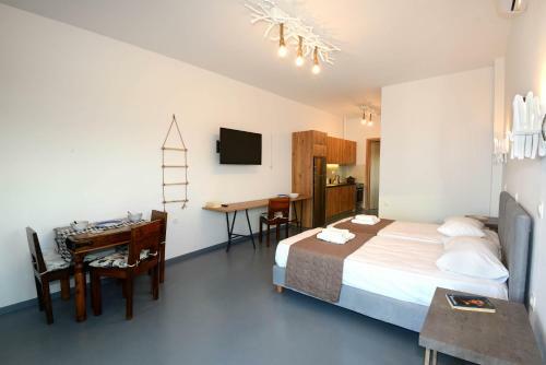 Lalari Beach Suites