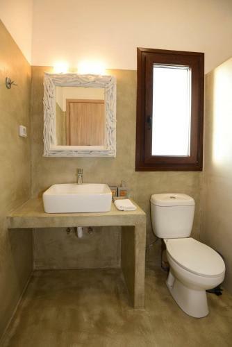 Lalari Beach Suites