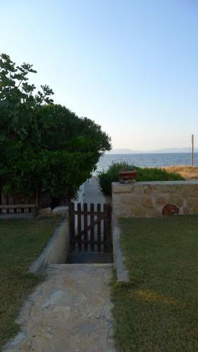 Aigina 3 Bedroom House By The Sea