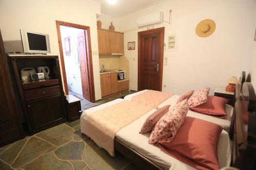 Mirsini Apartments