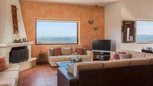 Luxurious Panoramic View Villa