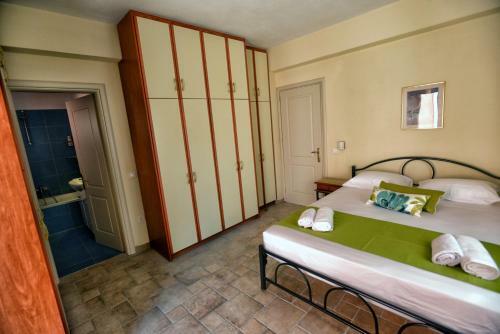 Viros Holiday House