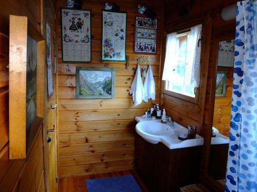 Vytina Log House