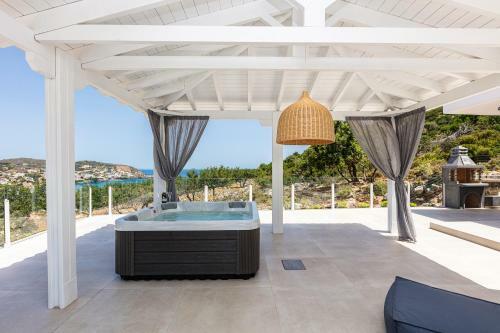 Promitheas Villa, Sea Side Resort!