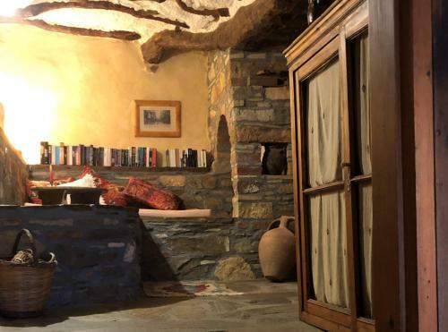 Lagos A Large Characterful Stone House Sleeps 8-10