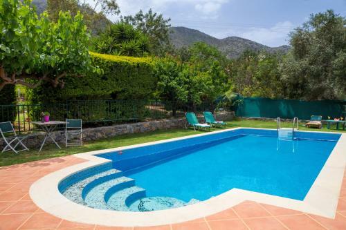Amari Villa, Beach Hideaway!