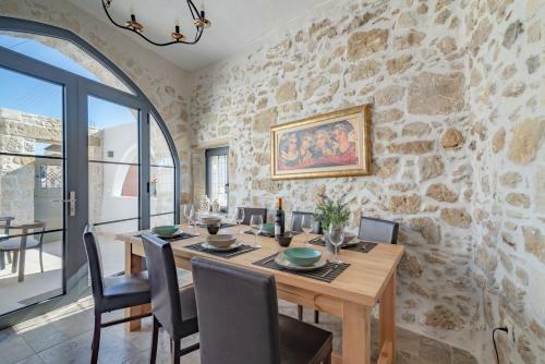 Stonehouse South Crete