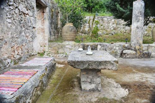 Liotrivi (oil Press)