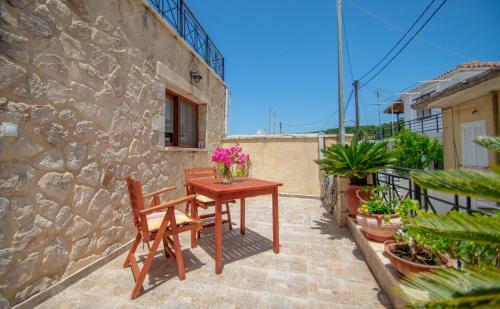 Villa Kantouni House