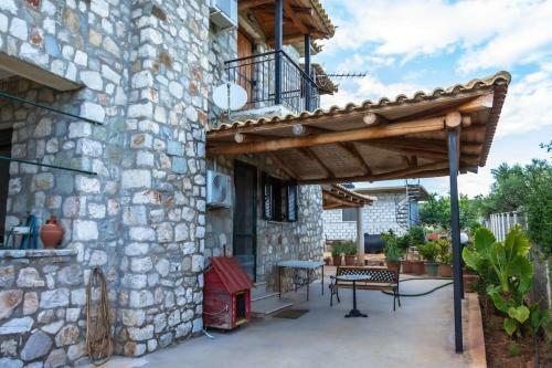 Pelani Stonehouse