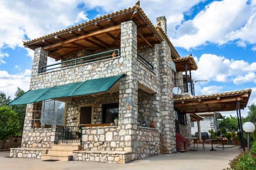 Pelani Stonehouse