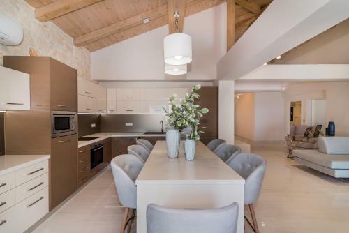 Porto Vasilikos Villas