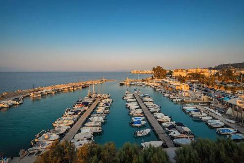 Marina View Sea Front Apartment