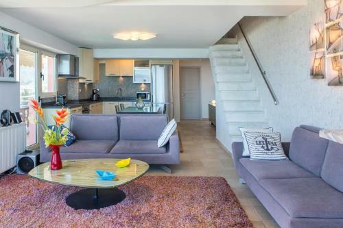 Marina View Sea Front Apartment