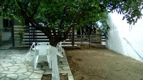 Villa Volos Traditional Beach House 2