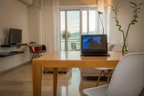 Argonauts Apartment