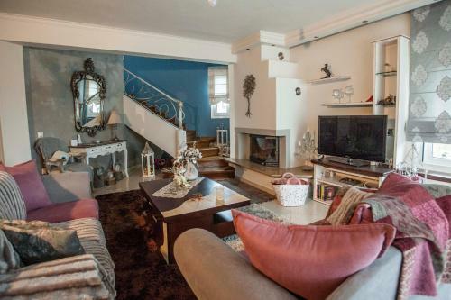 Villa Dina's House