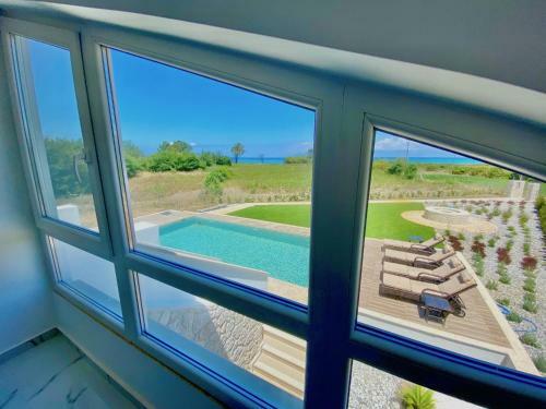 Luxury Beach Villa Danune With Private Pool