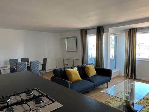 Modern & Spacious 2 Bed Merchant City Apart-high St
