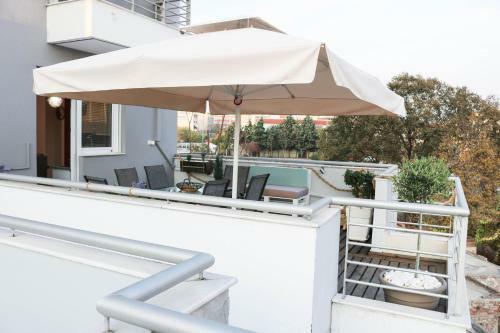 Port View Apartment