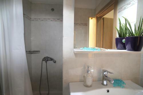 Stylish Modern Apartment, Nilie Hospitality Mgmt