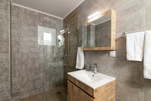 F & B Collection - Apartment For 6