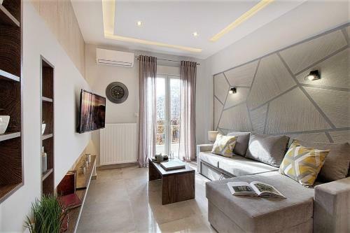 Metro Apartment