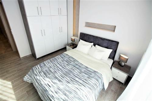 Metro Apartment